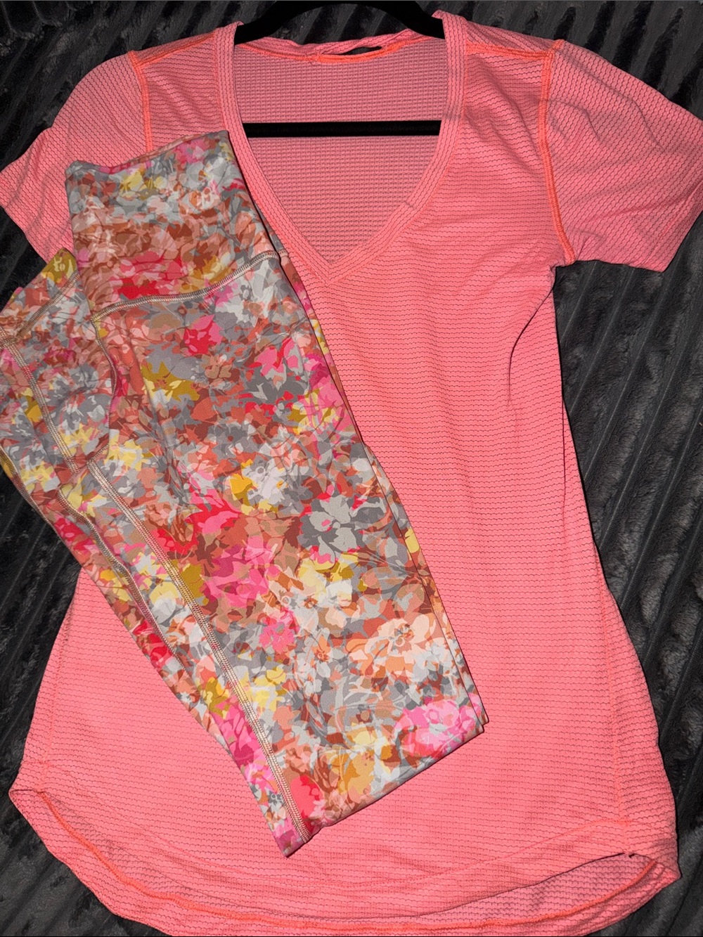 Lululemon Swiftly Tech V-neck tee and Align leggings bundle
